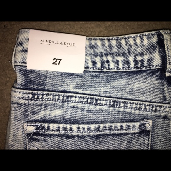 Kendall & Kylie High Waist Shorts - Picture 4 of 5
